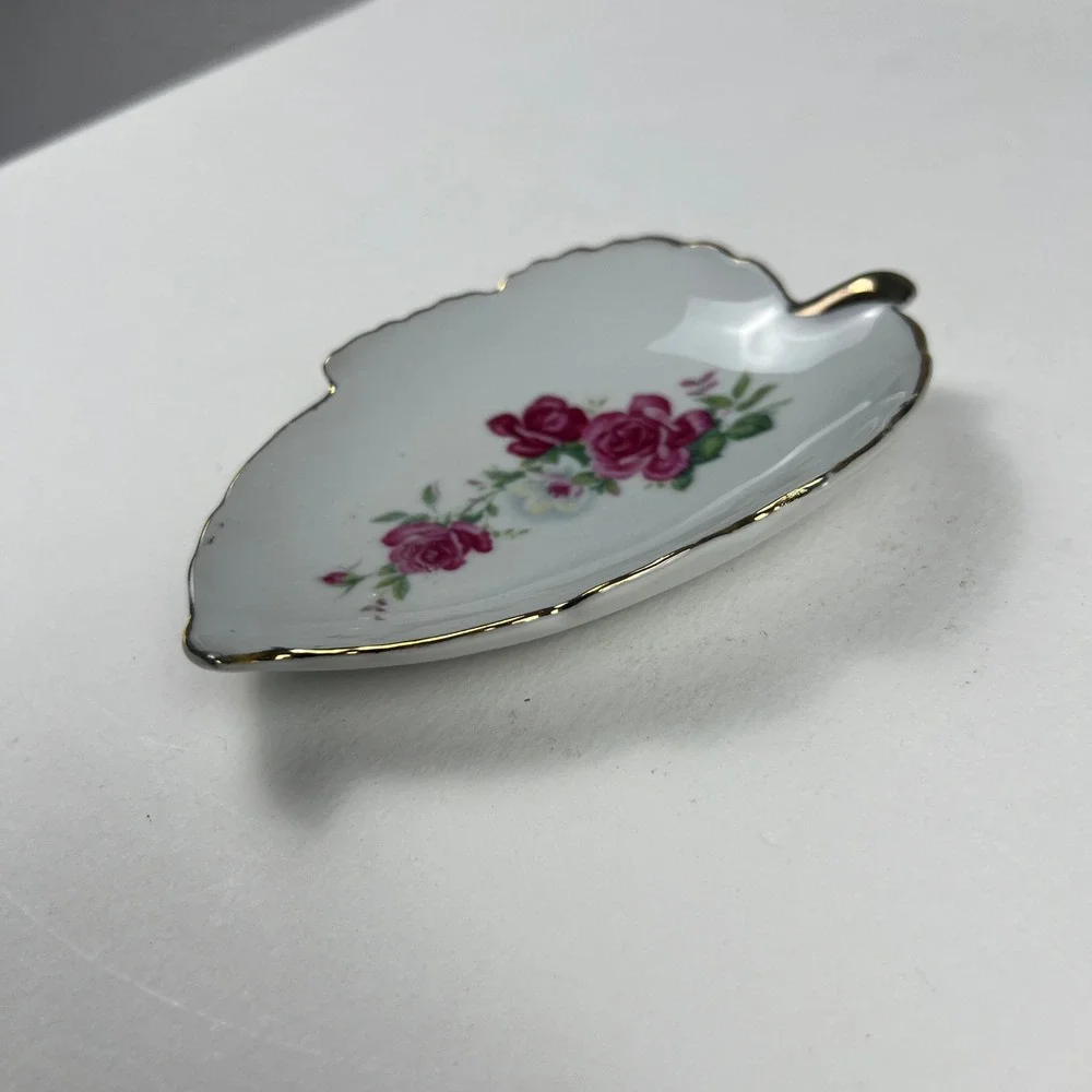 Unbranded vintage porcelain